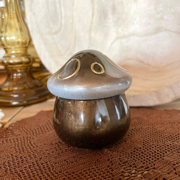New! Handmade Resin Mushroom 🍄 Trinket Dish - Picture 3 of 6